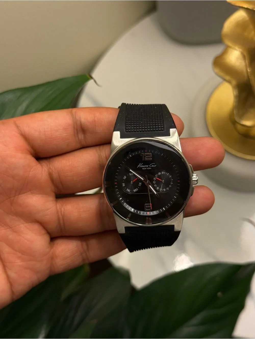 Kenneth Cole Classic Black and Silver Men's Analog Watch